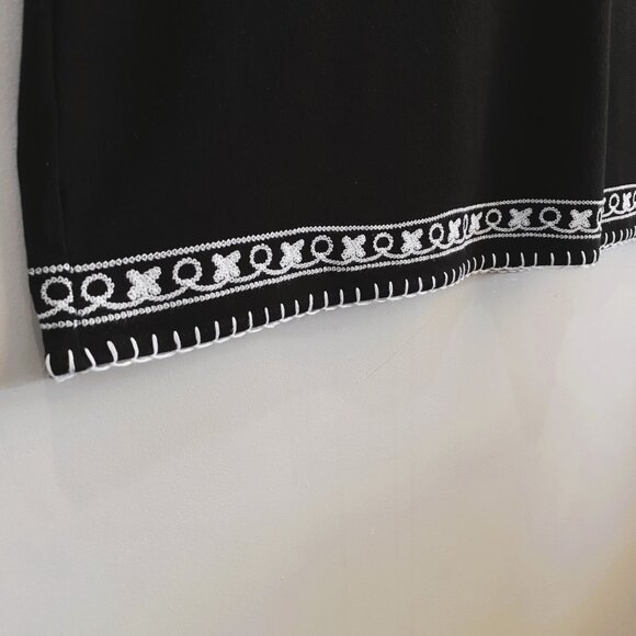 GRACE ELEMENTS | Black Floral Embroidery V-Neck Shift Dress | Size L Women's - Picture 8 of 11